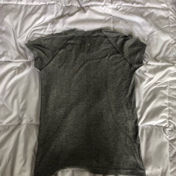 In great condition, no stains or holes, size 8, color is grey - Picture 3 of 4